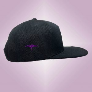 DANA – Black snapback cap – Big logo embroidered in purple