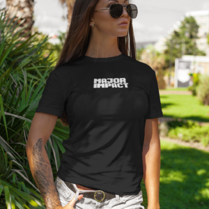 MAJOR IMPACT – T-shirt WOMEN with text logo on front, logo in frame on the backside